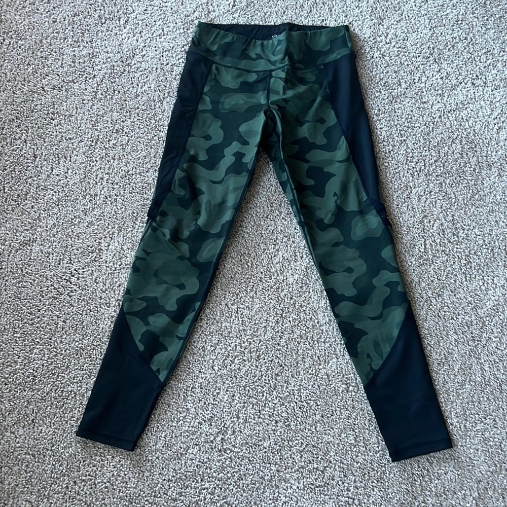 Calvin Klein green and black camo leggings women’s size medium